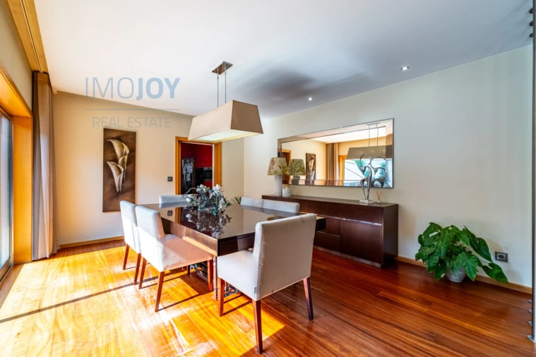 Moradia T5 para Venda em Cete Foto 8