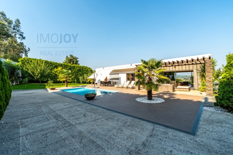 Moradia T5 para Venda em Cete Foto 38