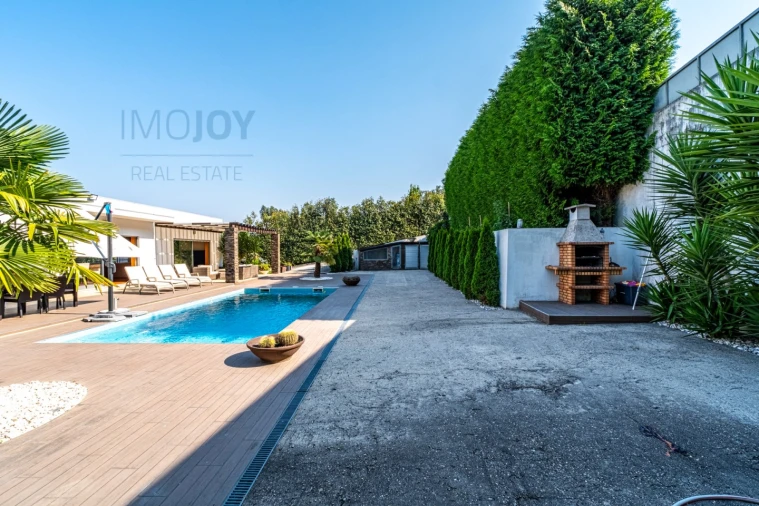 Moradia T5 para Venda em Cete Foto 39