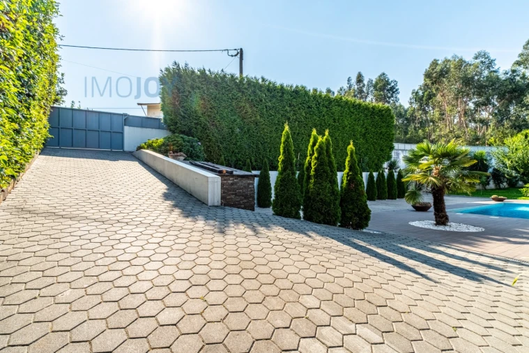 Moradia T5 para Venda em Cete Foto 44