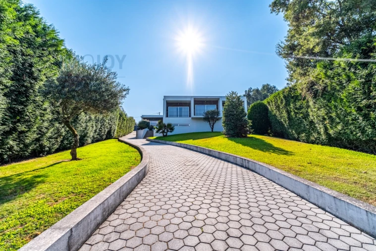 Moradia T5 para Venda em Cete Foto 45