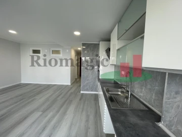 Apartamento T2 para Venda em Oeiras e São Julião da Barra, Paço de Arcos e Caxias