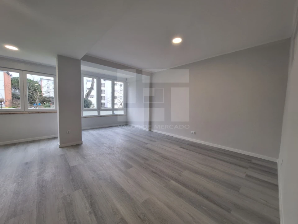Apartamento T2 para Venda em Oeiras e São Julião da Barra, Paço de Arcos e Caxias Foto 5