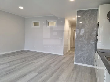 Apartamento T2 para Venda em Oeiras e São Julião da Barra, Paço de Arcos e Caxias