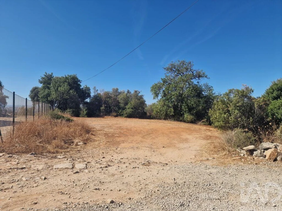 Prédio para Venda em Santa Barbara de Nexe Foto 29