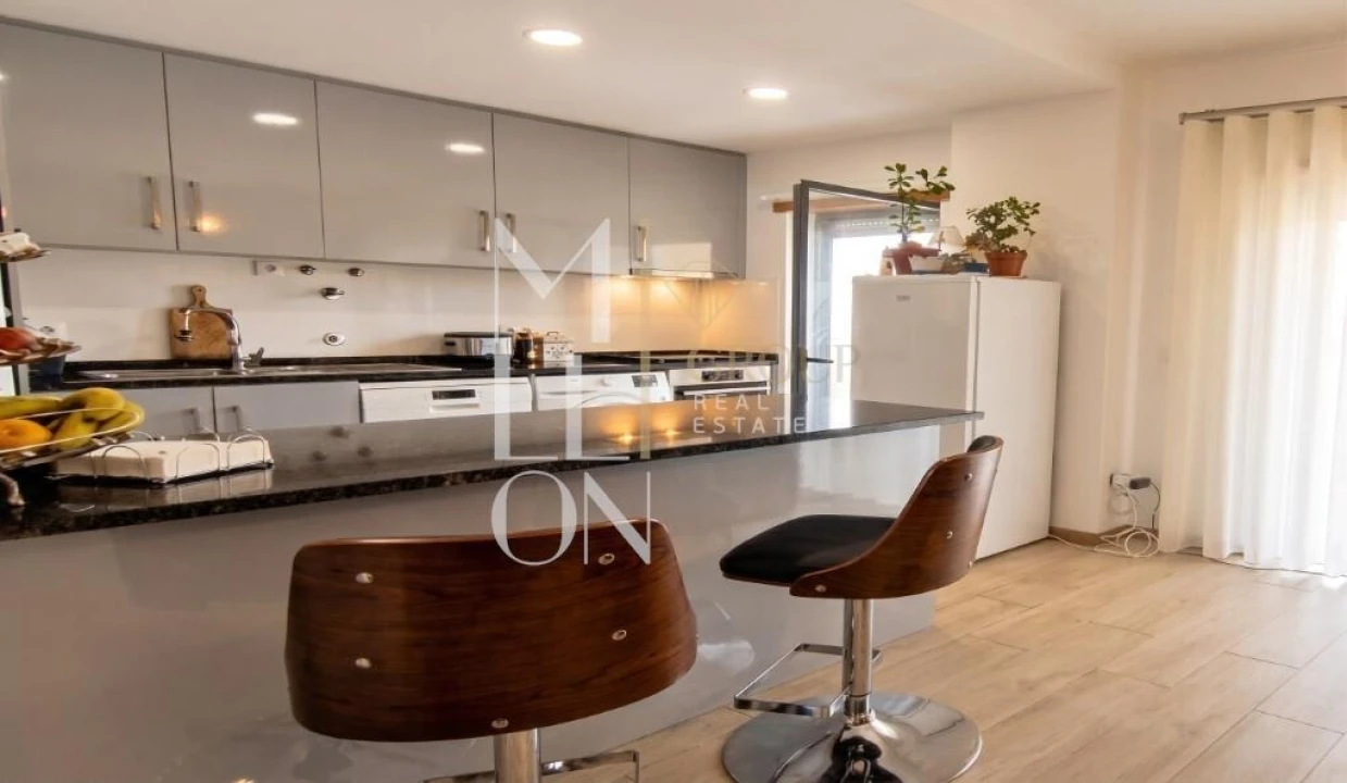 Apartamento T2 para Venda em Armação de Pera Foto 3