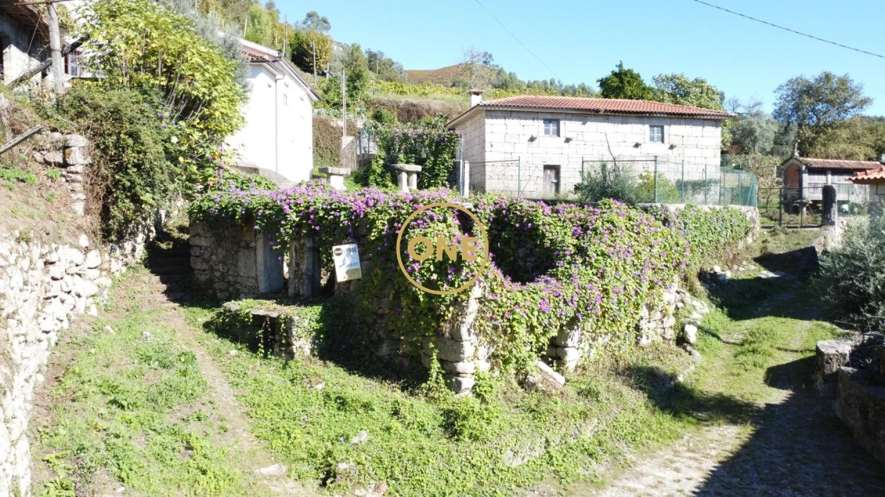 Moradia T2 para Venda em Valdreu Foto 1