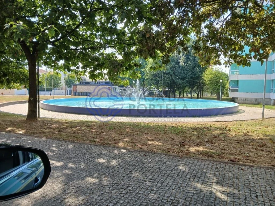 Loja para Venda em Cidade da Maia Foto 13