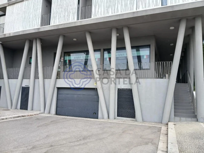 Loja para Venda em Cidade da Maia Foto 3