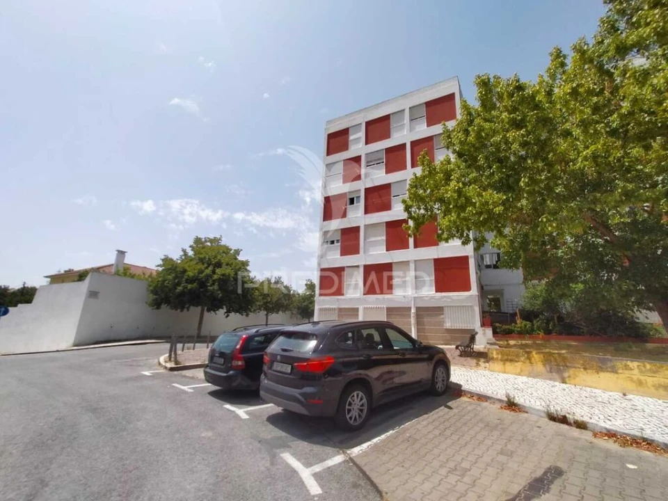 Apartamento T4 para Venda em Alvalade Foto 2