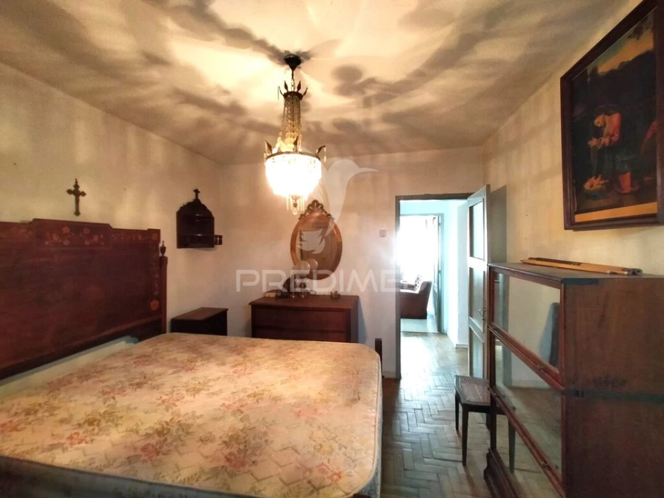 Apartamento T4 para Venda em Alvalade Foto 5