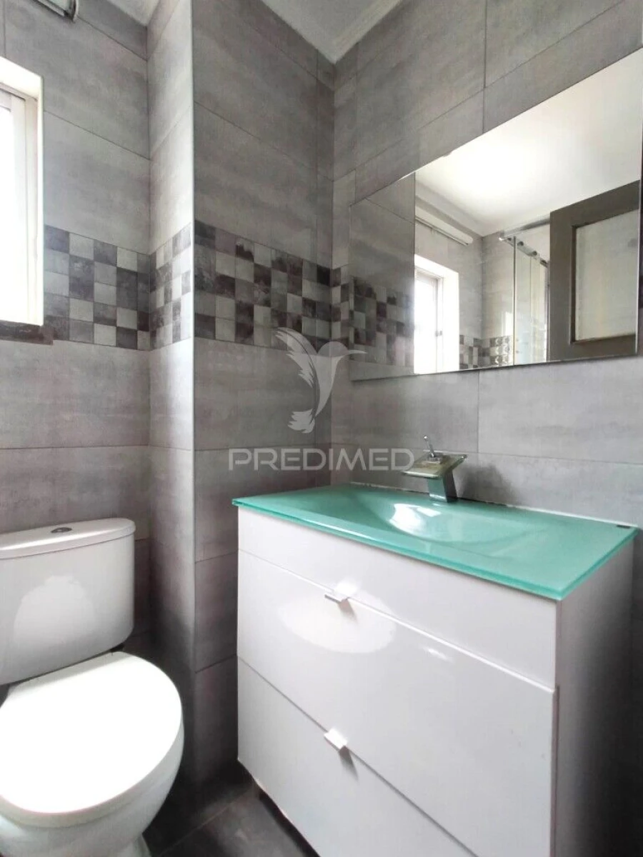 Apartamento T4 para Venda em Alvalade Foto 13