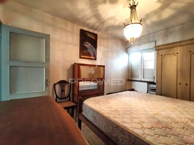 Apartamento T4 para Venda em Alvalade Foto 4