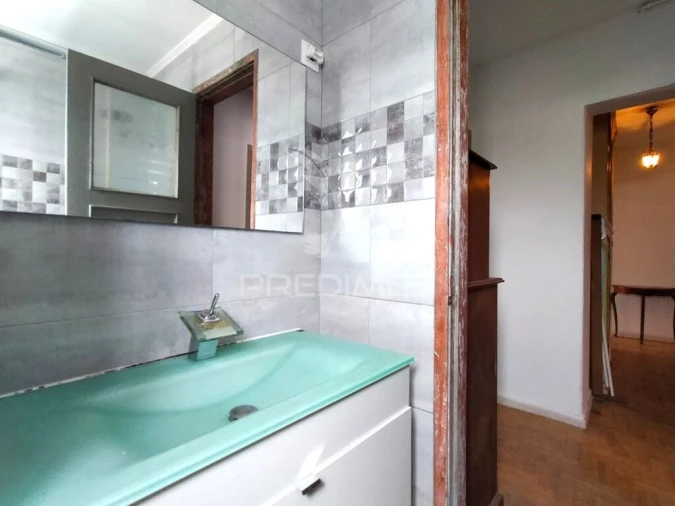 Apartamento T4 para Venda em Alvalade Foto 10