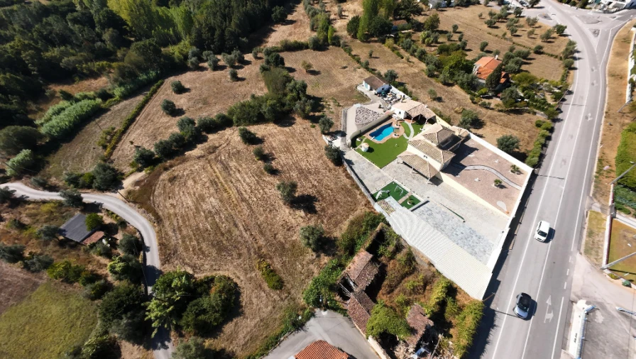 Moradia T4 para Venda em Foz de Arouce e Casal de Ermio Foto 1