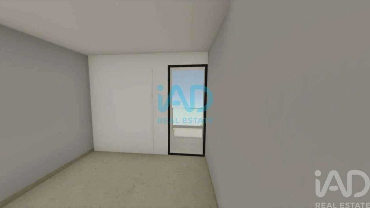 Apartamento T2 para Venda em Quelfes Foto 6