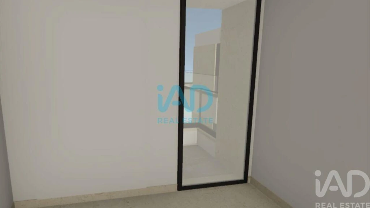 Apartamento T2 para Venda em Quelfes Foto 8