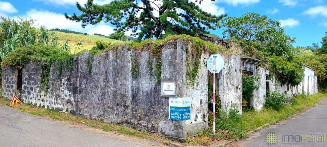 Moradia T3 para Venda em Feteira Foto 2