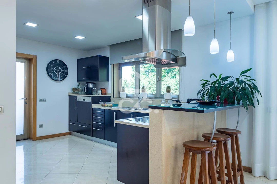 Moradia T3 para Venda em Selho (São Jorge) Foto 13