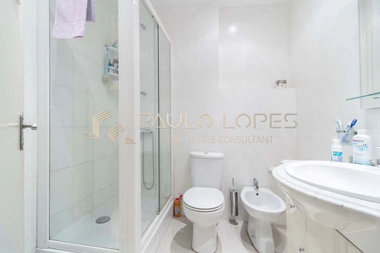 Apartamento T3 para Venda em São Domingos de Benfica Foto 5