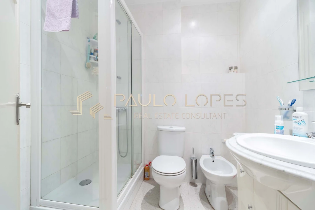 Apartamento T3 para Venda em São Domingos de Benfica Foto 5