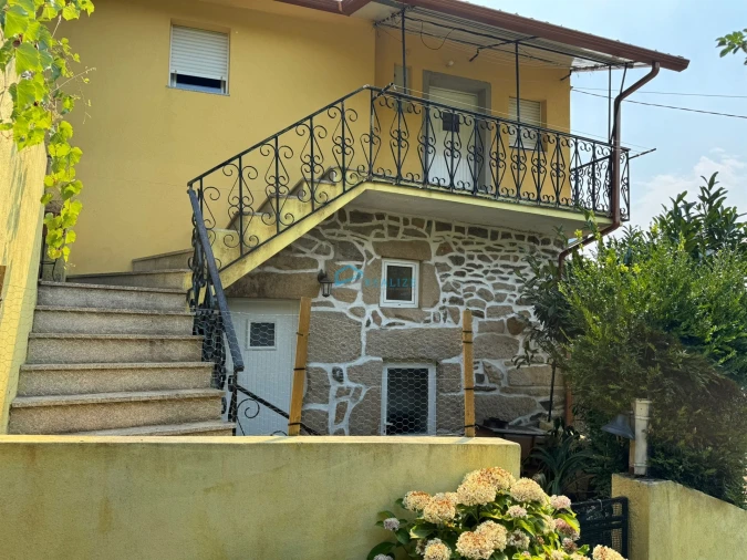 Moradia T2 para Venda em Adoufe e Vilarinho de Samardã Foto 1