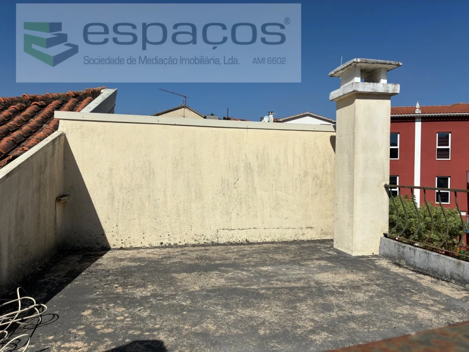 Moradia T4 para Venda em Silvares Foto 4