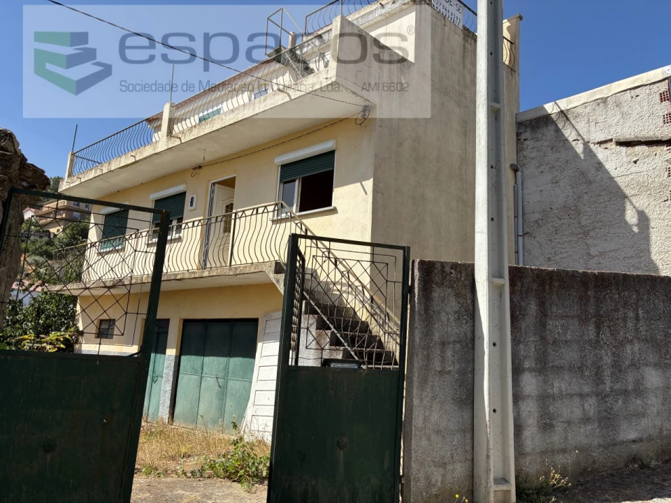 Moradia T4 para Venda em Silvares Foto 3