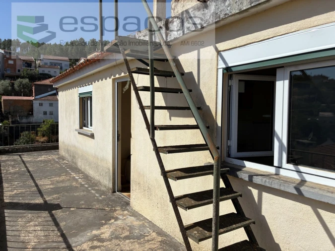 Moradia T4 para Venda em Silvares Foto 4