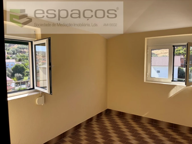 Moradia T4 para Venda em Silvares Foto 10