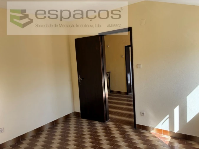 Moradia T4 para Venda em Silvares Foto 11