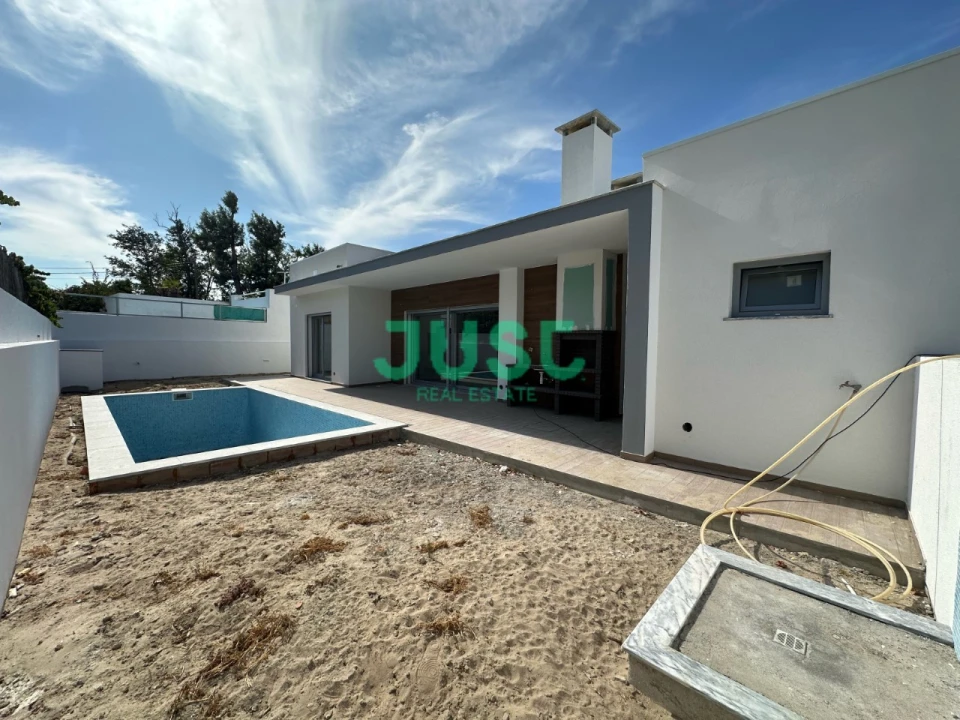 Moradia T4 para Venda em Azeitão (São Lourenço e São Simão) Foto 3