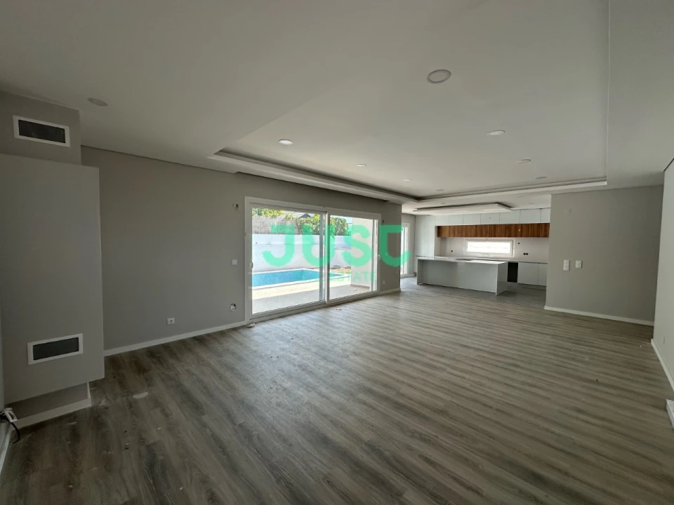 Moradia T4 para Venda em Azeitão (São Lourenço e São Simão) Foto 6