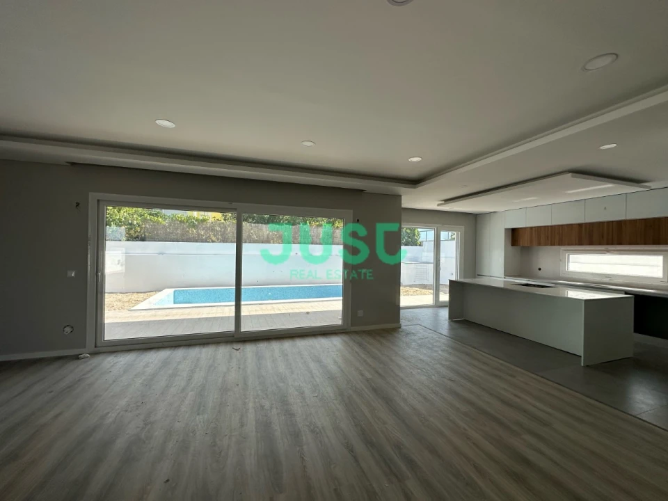 Moradia T4 para Venda em Azeitão (São Lourenço e São Simão) Foto 7