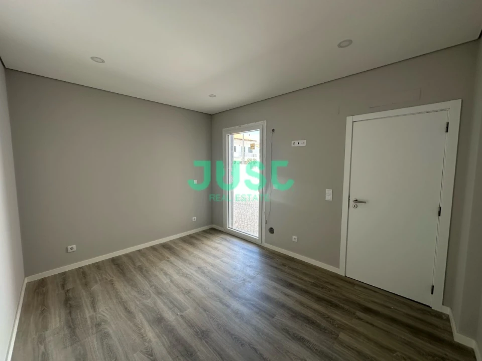 Moradia T4 para Venda em Azeitão (São Lourenço e São Simão) Foto 13