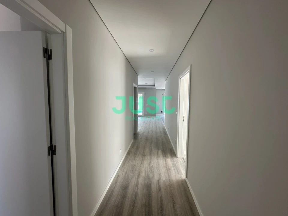 Moradia T4 para Venda em Azeitão (São Lourenço e São Simão) Foto 16