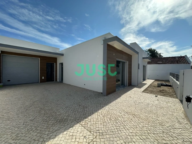 Moradia T4 para Venda em Azeitão (São Lourenço e São Simão) Foto 2