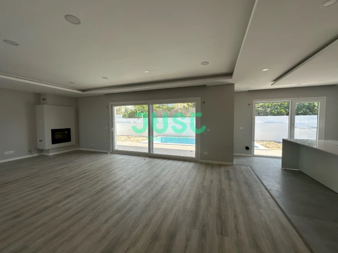 Moradia T4 para Venda em Azeitão (São Lourenço e São Simão) Foto 5