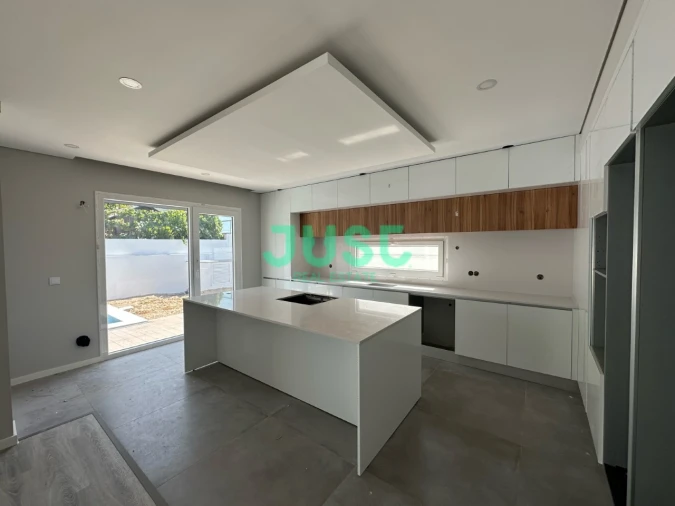 Moradia T4 para Venda em Azeitão (São Lourenço e São Simão) Foto 10