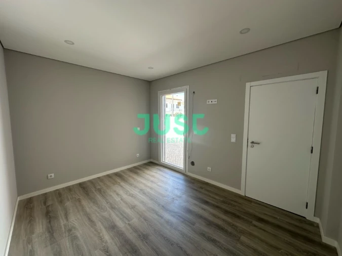 Moradia T4 para Venda em Azeitão (São Lourenço e São Simão) Foto 13