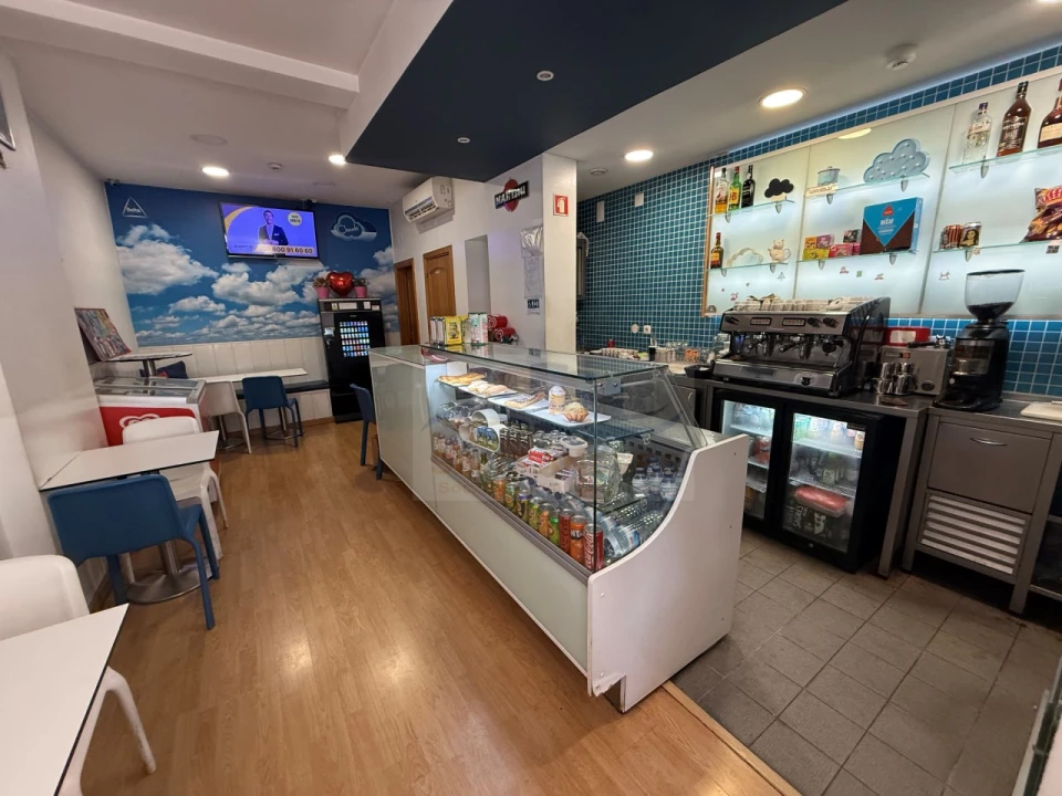 Negócio para Venda em Falagueira-Venda Nova Foto 3