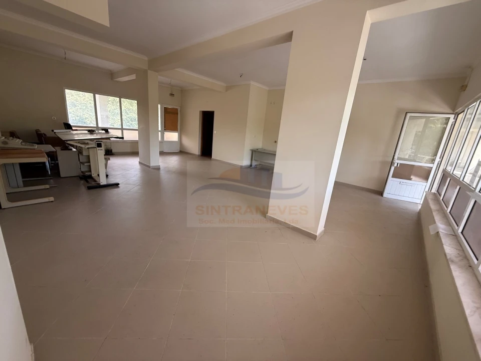 Loja para Venda em Falagueira-Venda Nova Foto 1