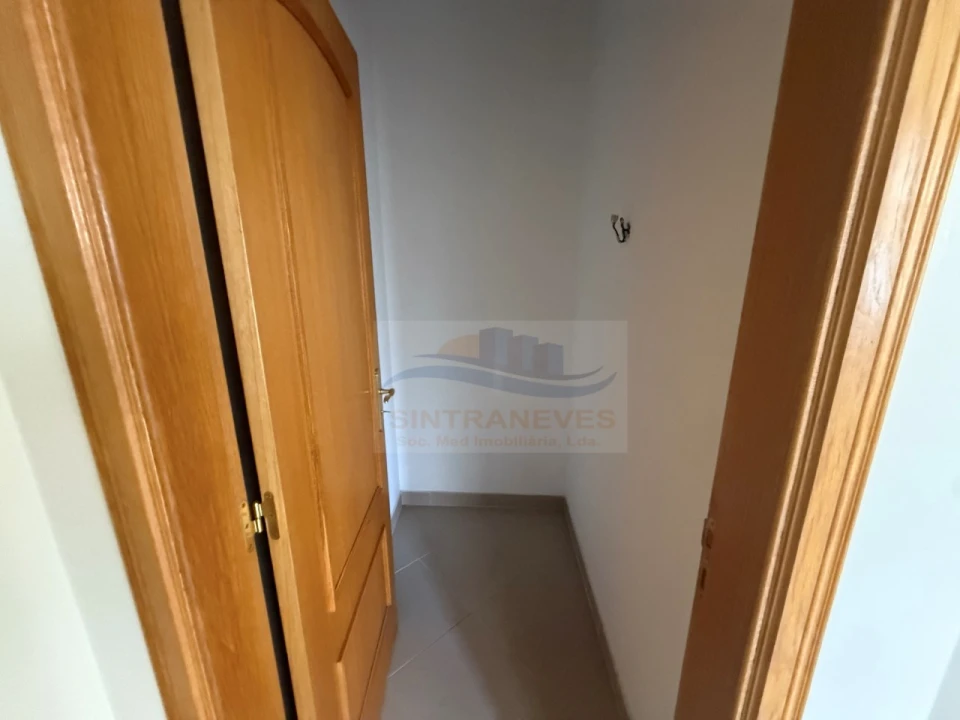 Loja para Venda em Falagueira-Venda Nova Foto 5