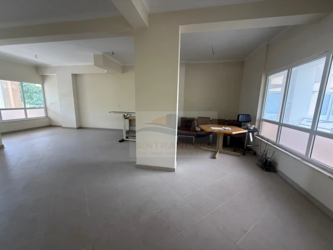 Loja para Venda em Falagueira-Venda Nova Foto 4