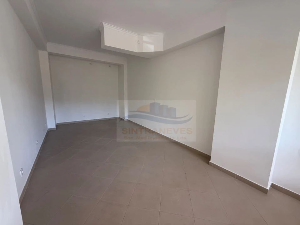 Loja para Venda em Falagueira-Venda Nova Foto 4