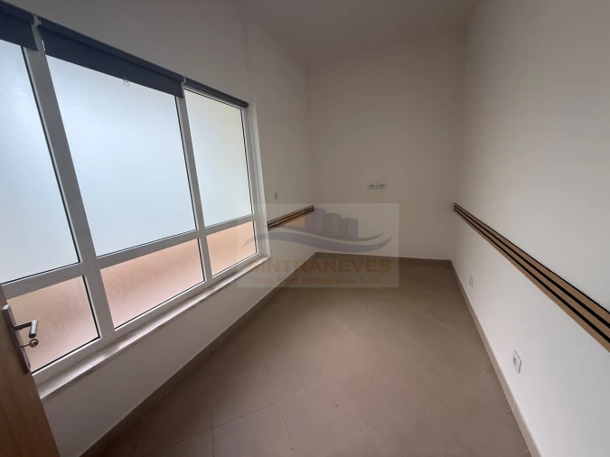 Loja para Venda em Falagueira-Venda Nova Foto 2