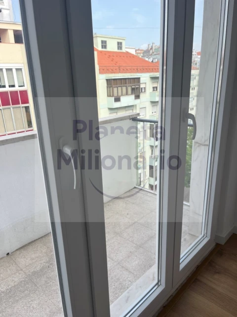 Apartamento T3 para Venda em Benfica
