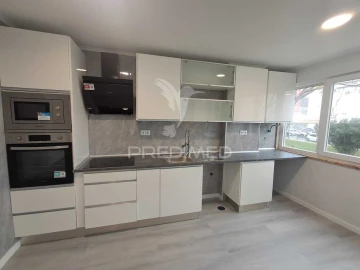 Apartamento T2 para Venda em Oeiras e São Julião da Barra, Paço de Arcos e Caxias