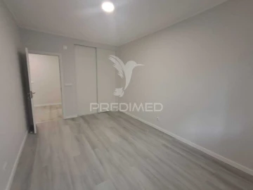 Apartamento T2 para Venda em Oeiras e São Julião da Barra, Paço de Arcos e Caxias