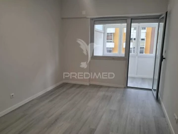 Apartamento T2 para Venda em Oeiras e São Julião da Barra, Paço de Arcos e Caxias